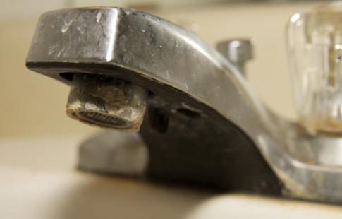 5 Signs You Need a Water Softener